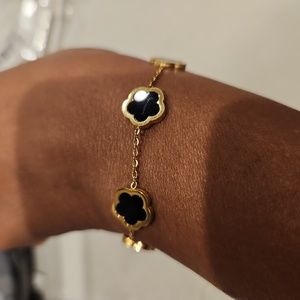 Clover bracelet